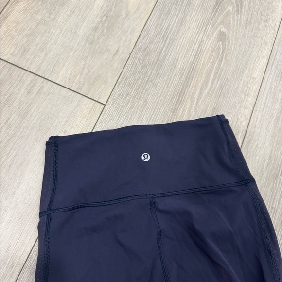 Lululemon Body Con Tight Midnight Navy size 6 like new - Picture 7 of 8